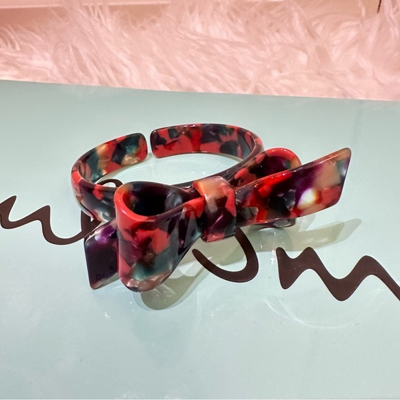 [SOLD] Paul Smith Acrylic Ribbon Bracelet/Bangle - Picture 4 of 6